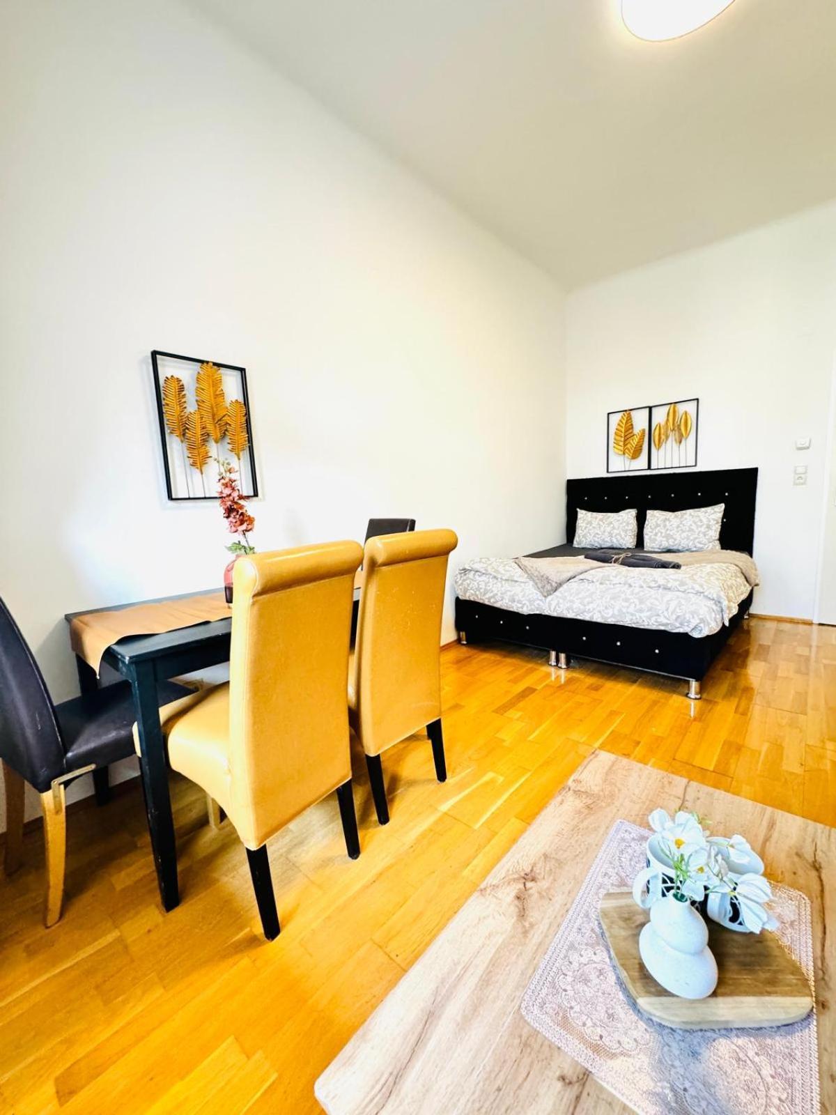 Lovely 2br For 5people, Only 17 Minute Walk To Schoenbrunn Viena