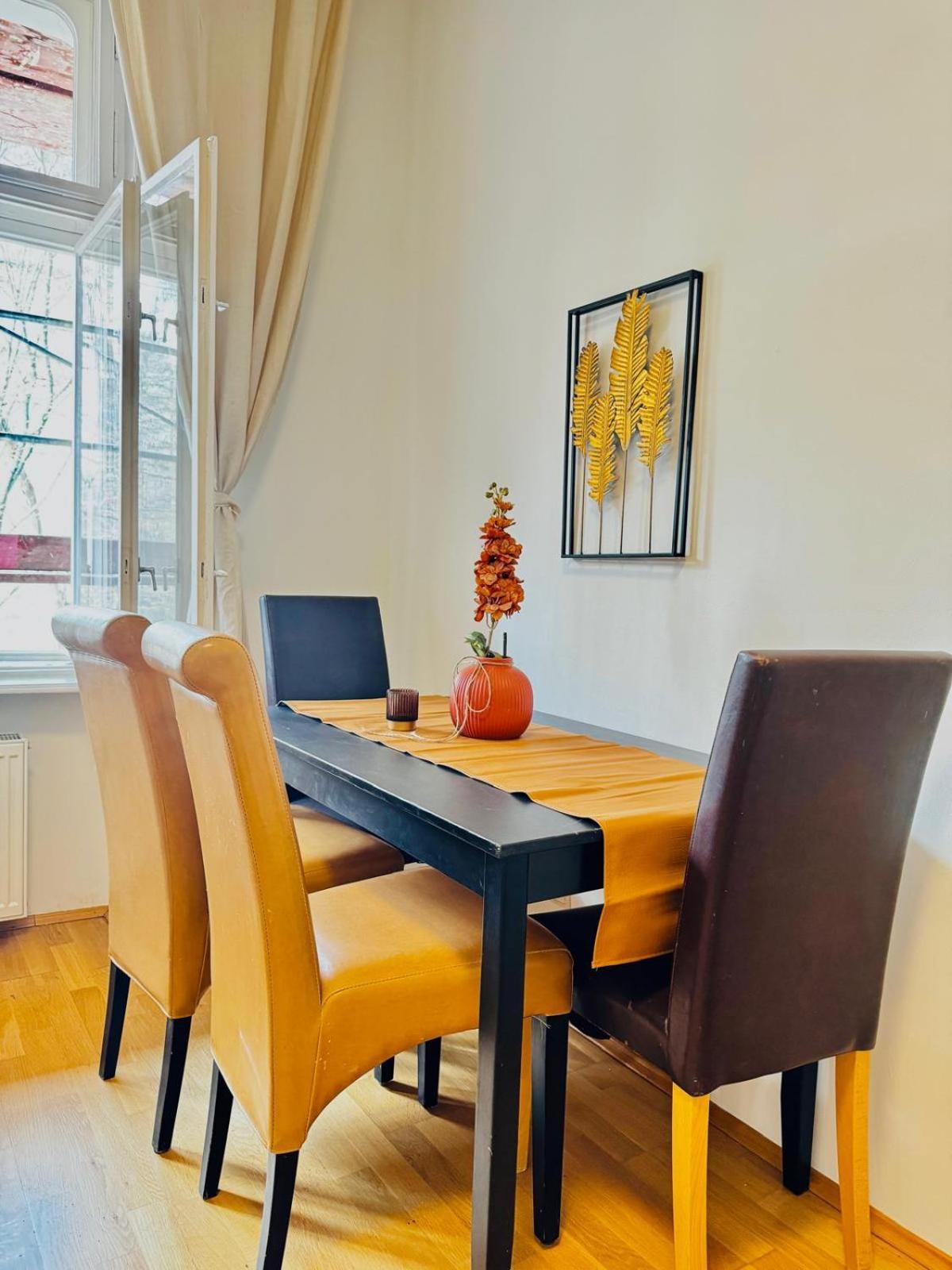 Lovely 2br For 5people, Only 17 Minute Walk To Schoenbrunn * Viena