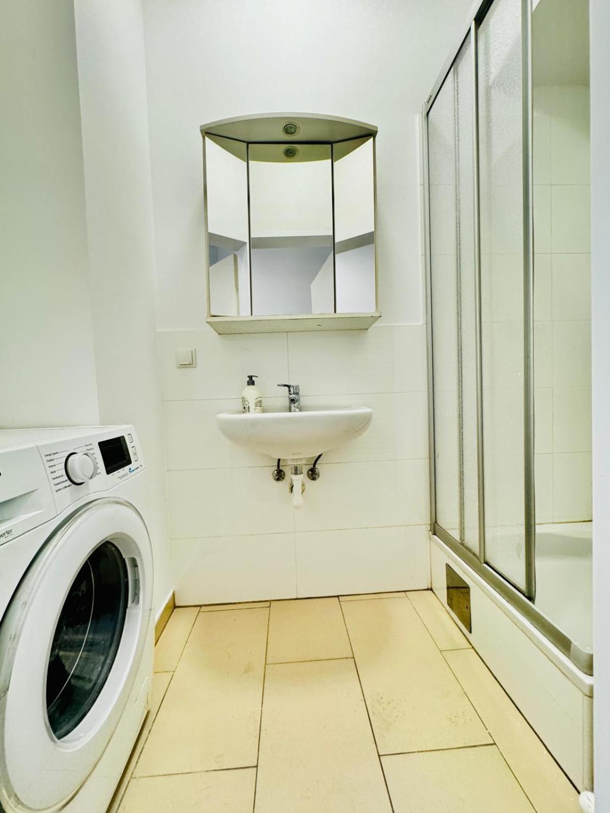 Lovely 2br For 5people, Only 17 Minute Walk To Schoenbrunn Apartamento Viena