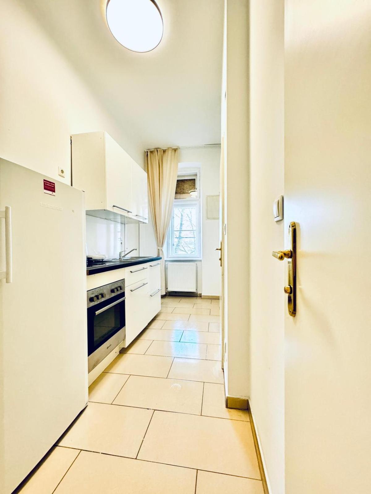 Lovely 2br For 5people, Only 17 Minute Walk To Schoenbrunn Apartamento *