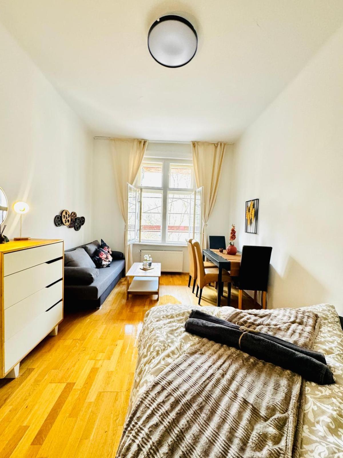 Lovely 2br For 5people, Only 17 Minute Walk To Schoenbrunn Apartamento Viena
