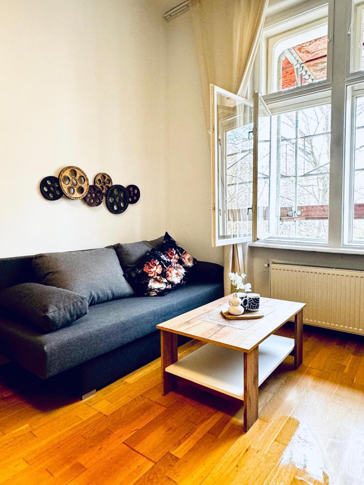 Apartamento Lovely 2br For 5people, Only 17 Minute Walk To Schoenbrunn Viena